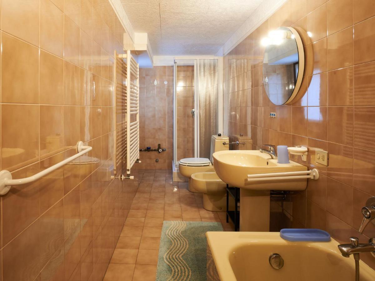 Apartment Marta - Gla160 By Interhome Gera Lario Bagian luar foto